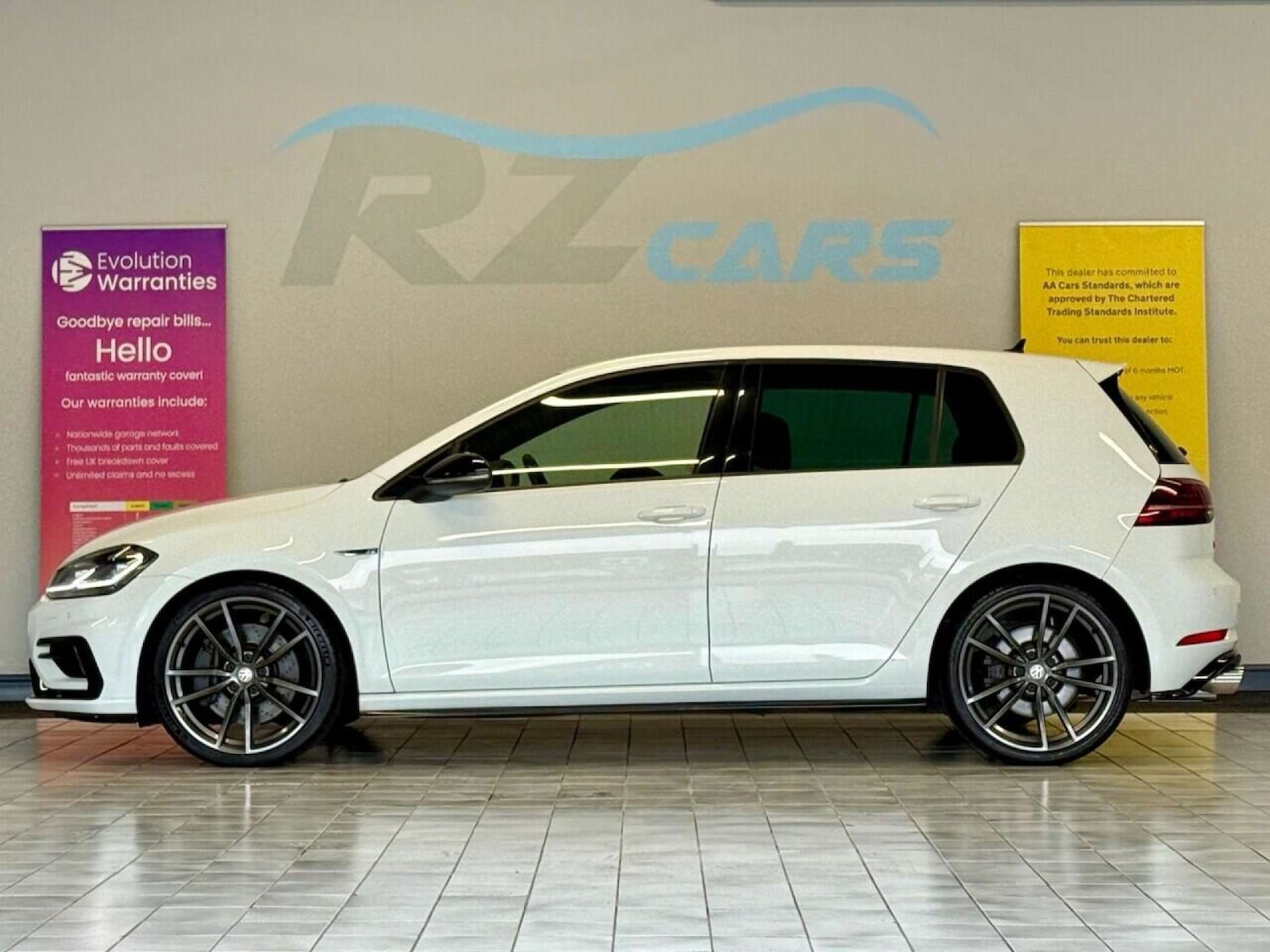 Used Volkswagen Golf 2017 for sale - 76601041: Photo 48