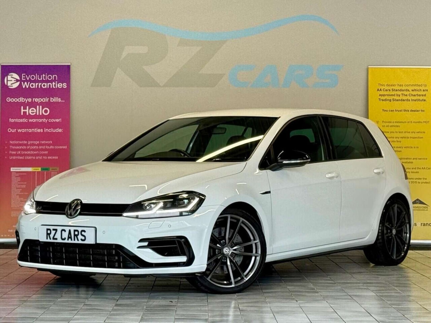 Used Volkswagen Golf 2017 for sale - 76601041: Photo 5