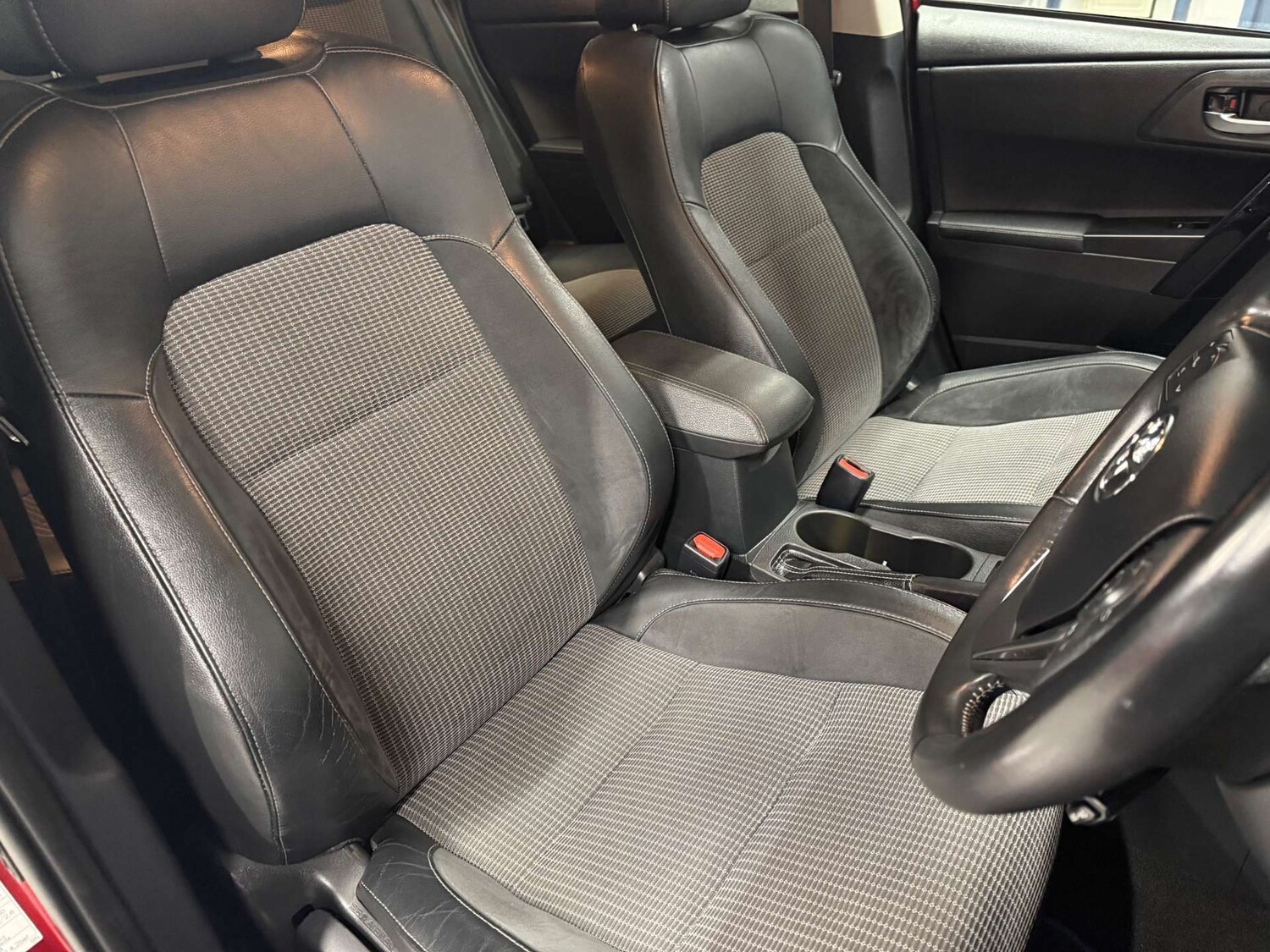 Used Toyota Auris 2017 for sale - 77118817: Photo 33