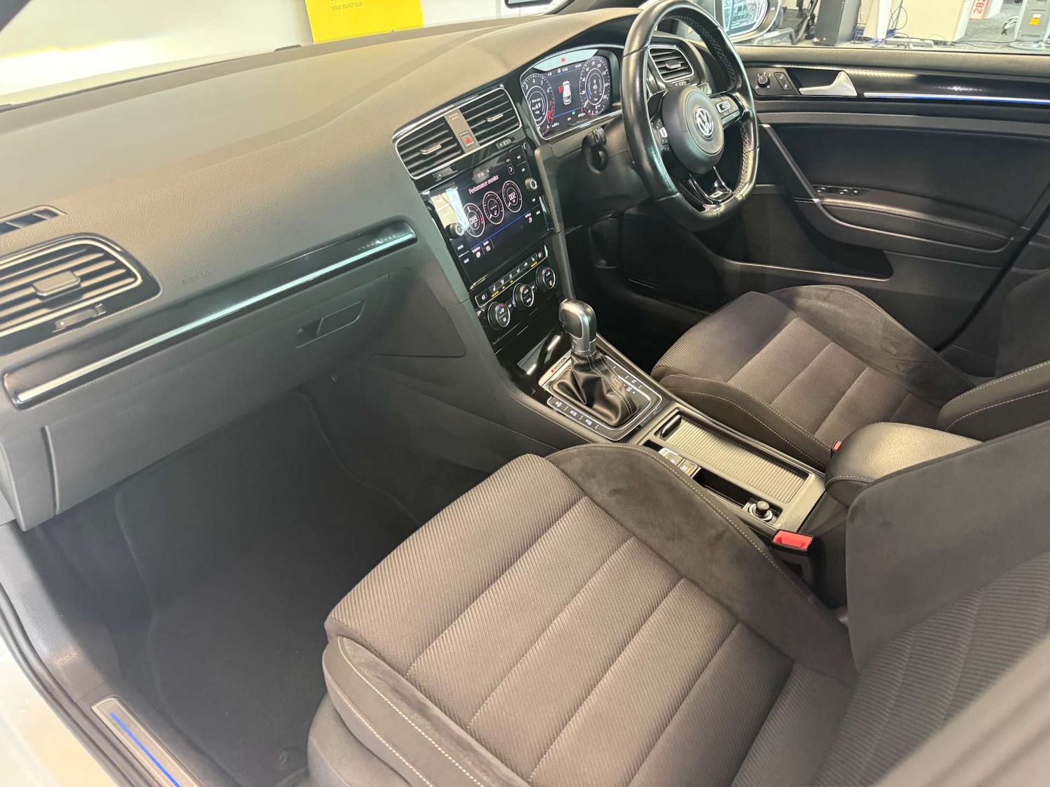 Used Volkswagen Golf 2017 for sale - 78202469: Photo 24