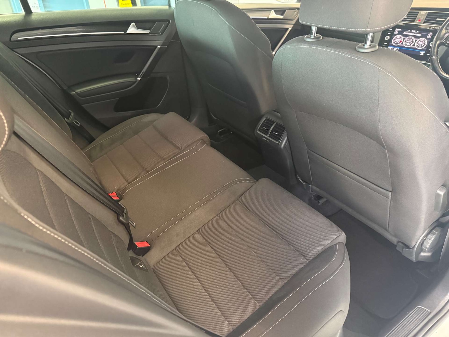 Used Volkswagen Golf 2017 for sale - 78202469: Photo 33