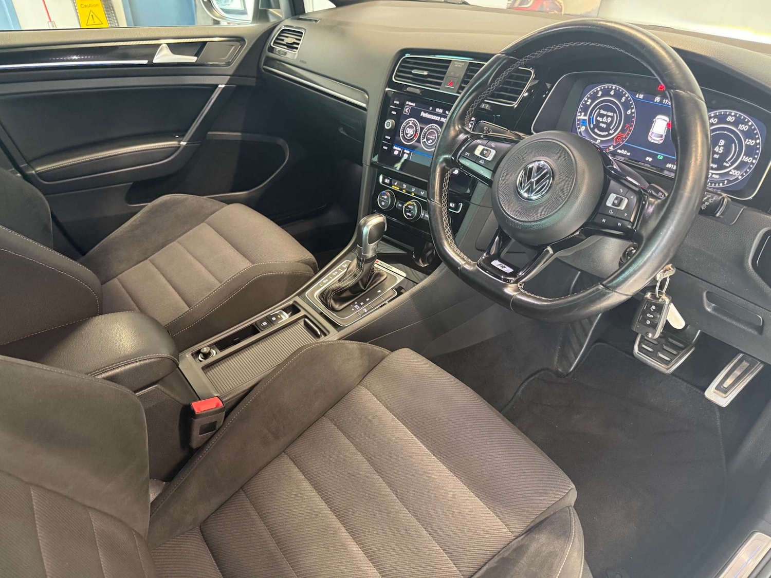 Used Volkswagen Golf 2017 for sale - 78202469: Photo 36