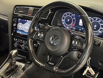 Used Volkswagen Golf 2018 for sale - 79023194: Photo