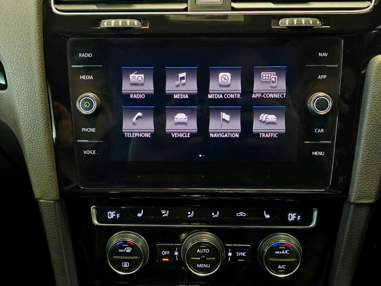 Used Volkswagen Golf 2017 for sale - 76600646: Photo 28