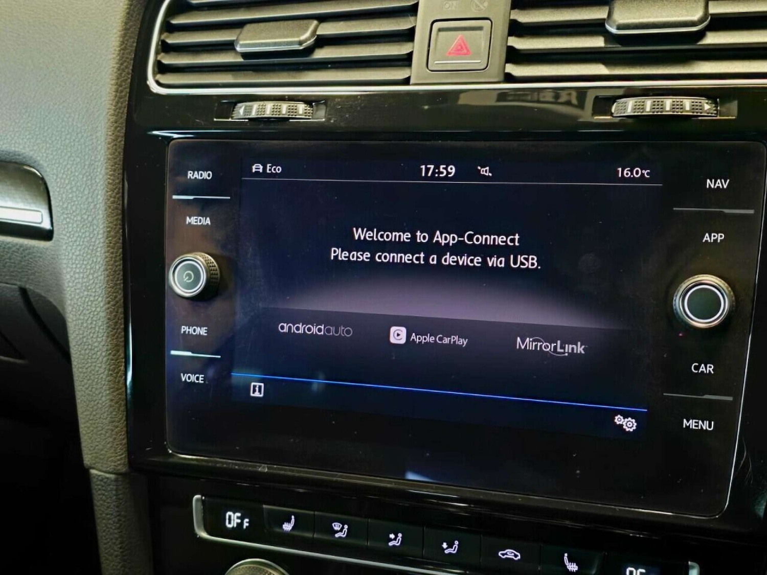 Used Volkswagen Golf 2017 for sale - 76600646: Photo 29