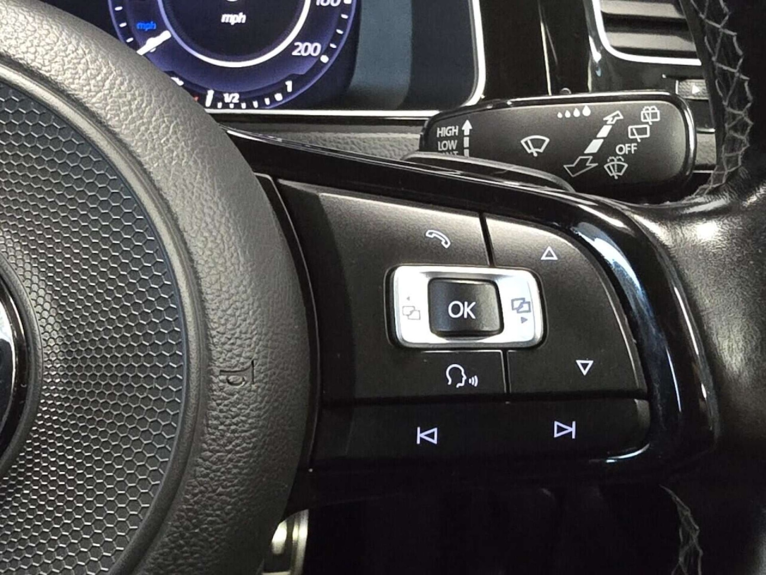 Used Volkswagen Golf 2017 for sale - 76600646: Photo 32