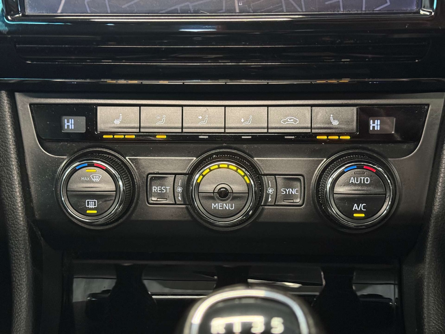 Used Skoda Superb 2016 for sale - 77198046: Photo 42