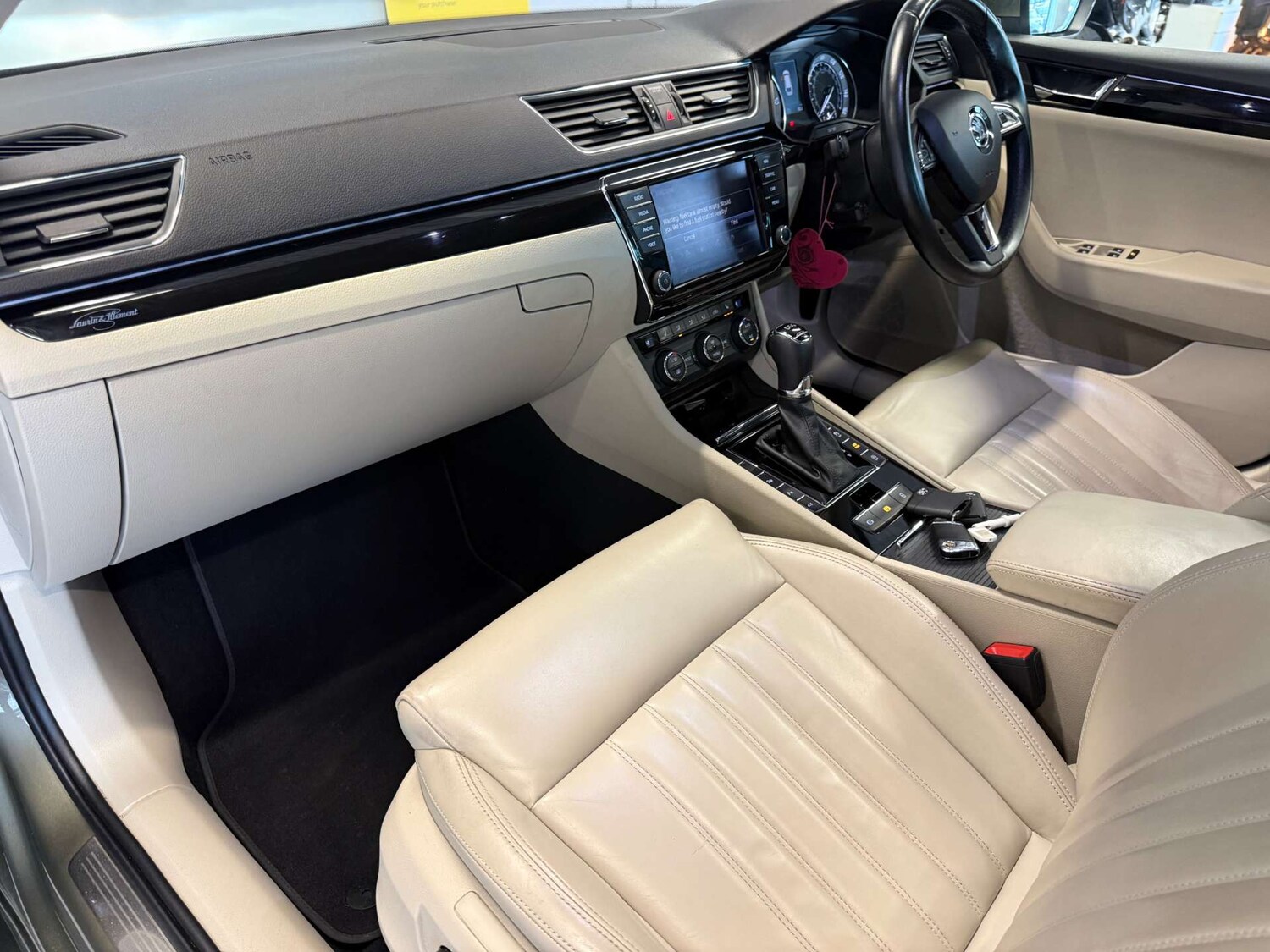 Used Skoda Superb 2017 for sale - 77523263: Photo 32