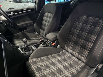 Used Volkswagen Golf 2016 for sale - 77906909: Photo