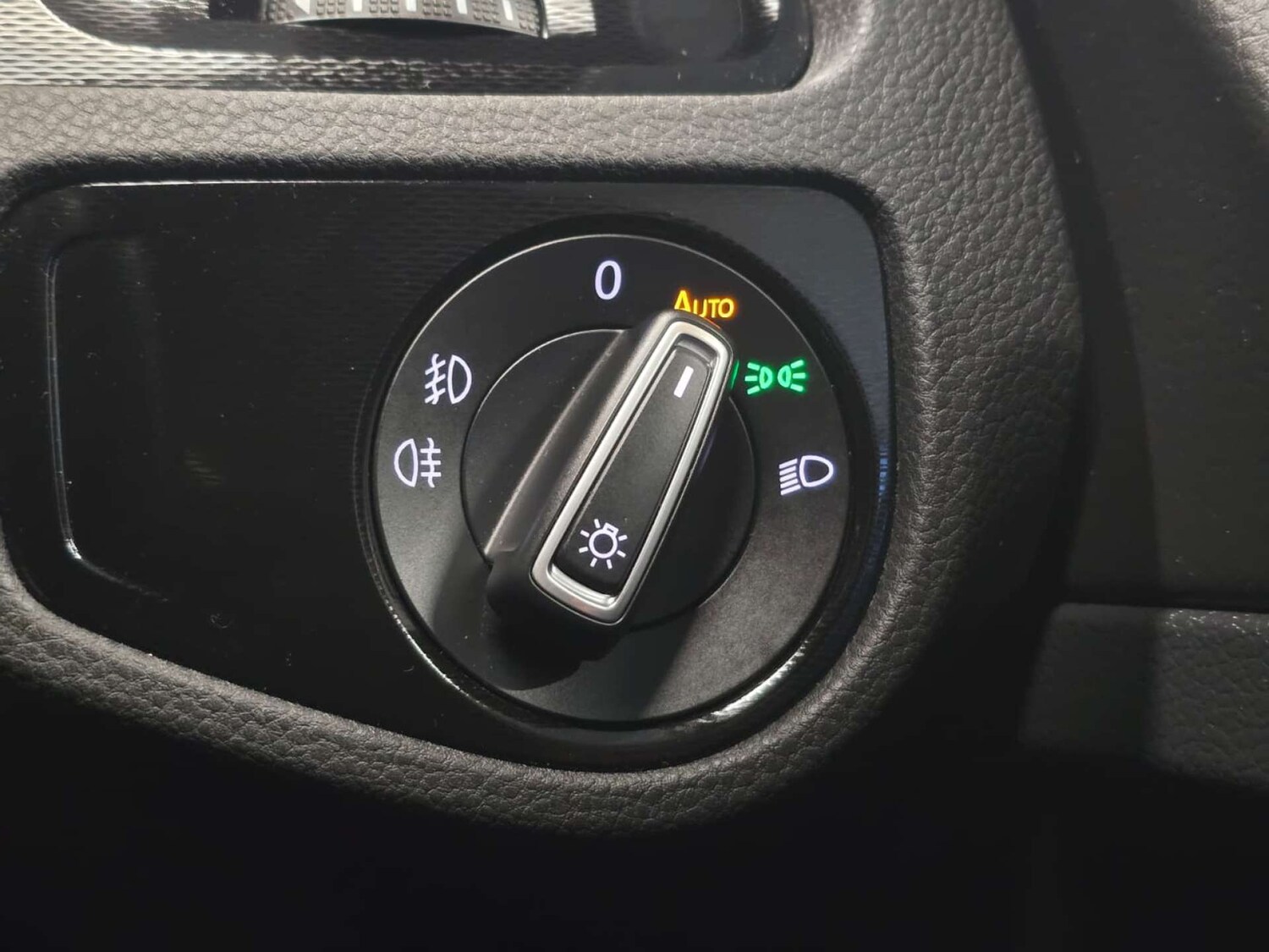 Used Volkswagen Golf 2016 for sale - 77906909: Photo 36