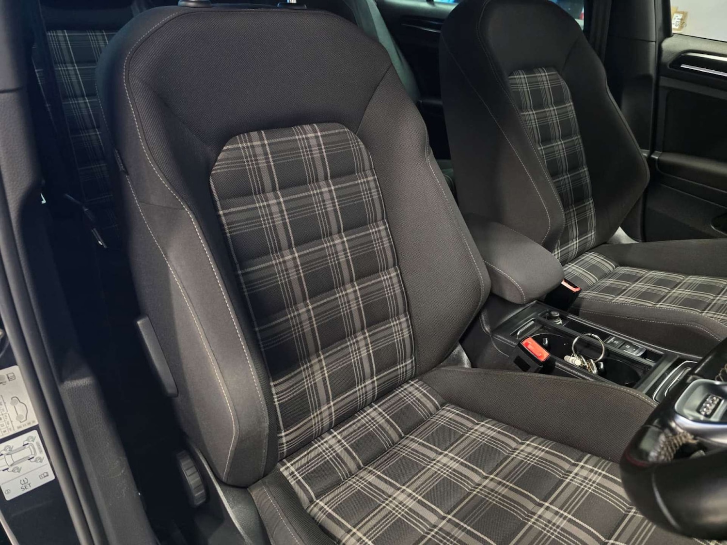 Used Volkswagen Golf 2016 for sale - 77906909: Photo 6