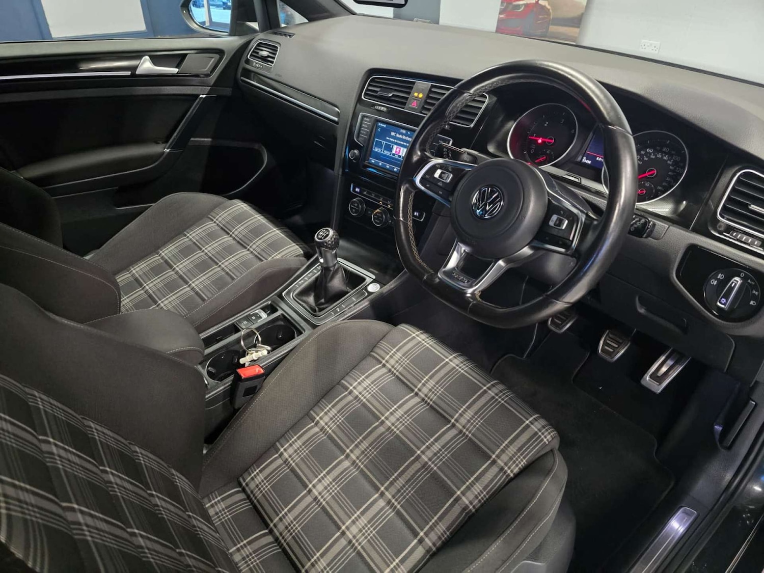 Used Volkswagen Golf 2016 for sale - 77906909: Photo 7