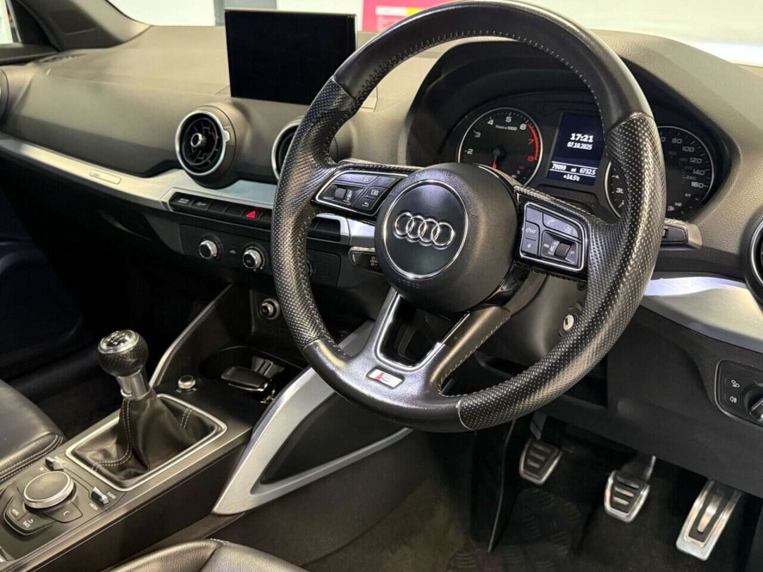 Used Audi Q2 2017 for sale - 76600554: Photo 2