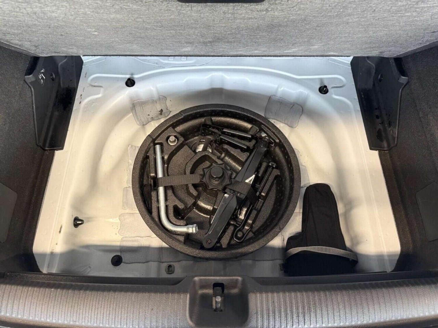 Used Audi Q2 2017 for sale - 76600554: Photo 37