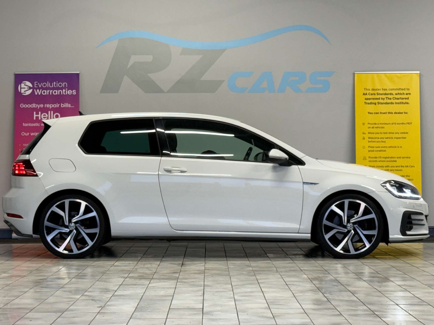 Used Volkswagen Golf 2017 for sale - 77380671: Photo 10