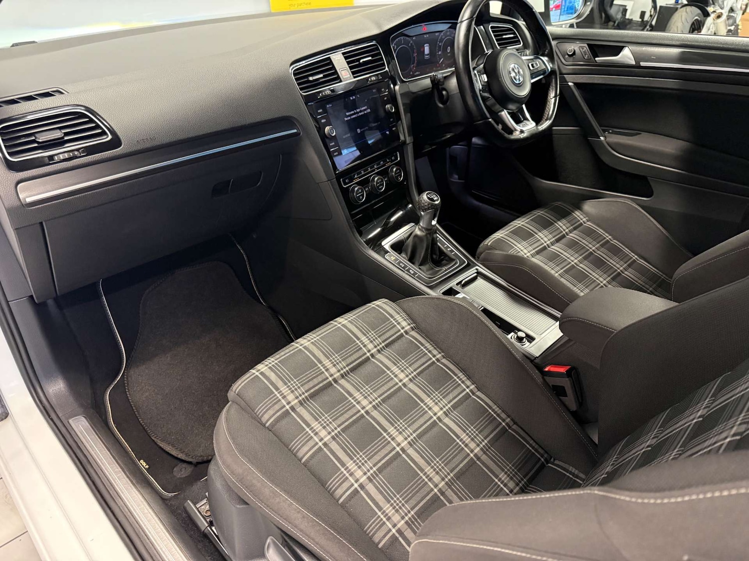 Used Volkswagen Golf 2017 for sale - 77380671: Photo 30