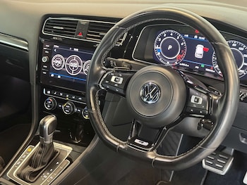 Used Volkswagen Golf 2018 for sale - 79404910: Photo