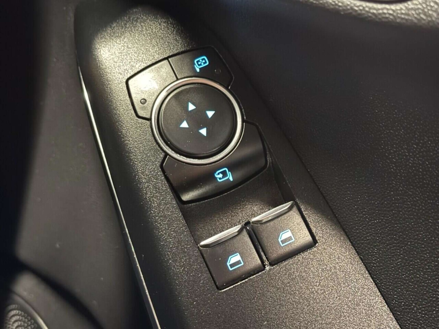 Used Ford Fiesta 2018 for sale - 76762011: Photo 31