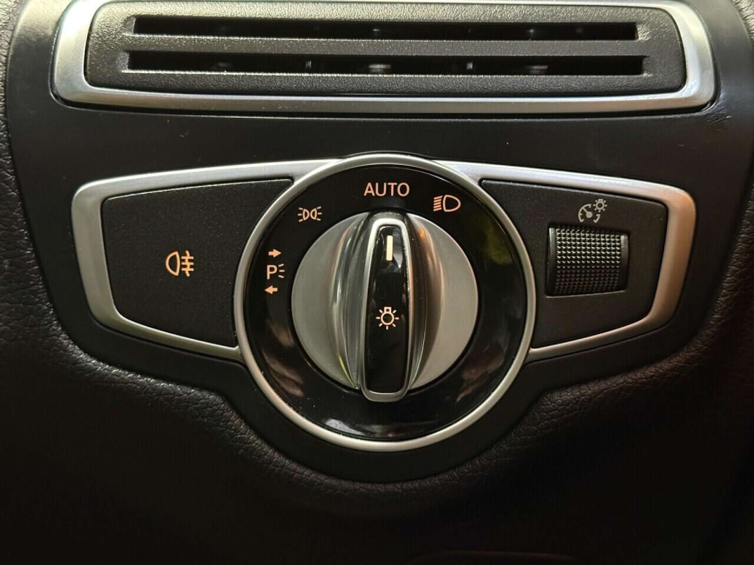 Used Mercedes-Benz C Class 2016 for sale - 76601367: Photo 12