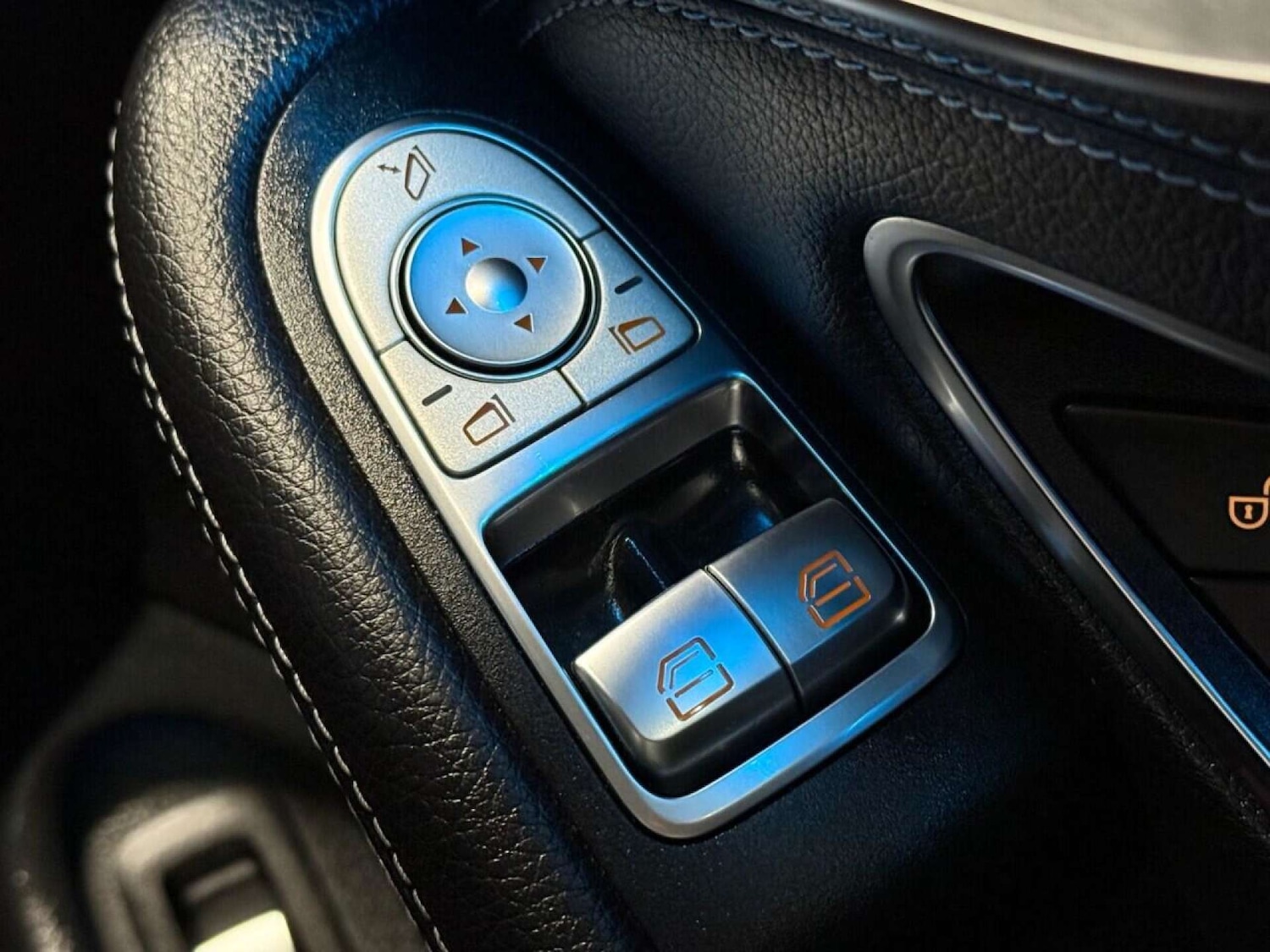 Used Mercedes-Benz C Class 2016 for sale - 76601367: Photo 32