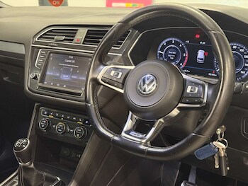 Used Volkswagen Tiguan 2017 for sale - 77452473: Photo