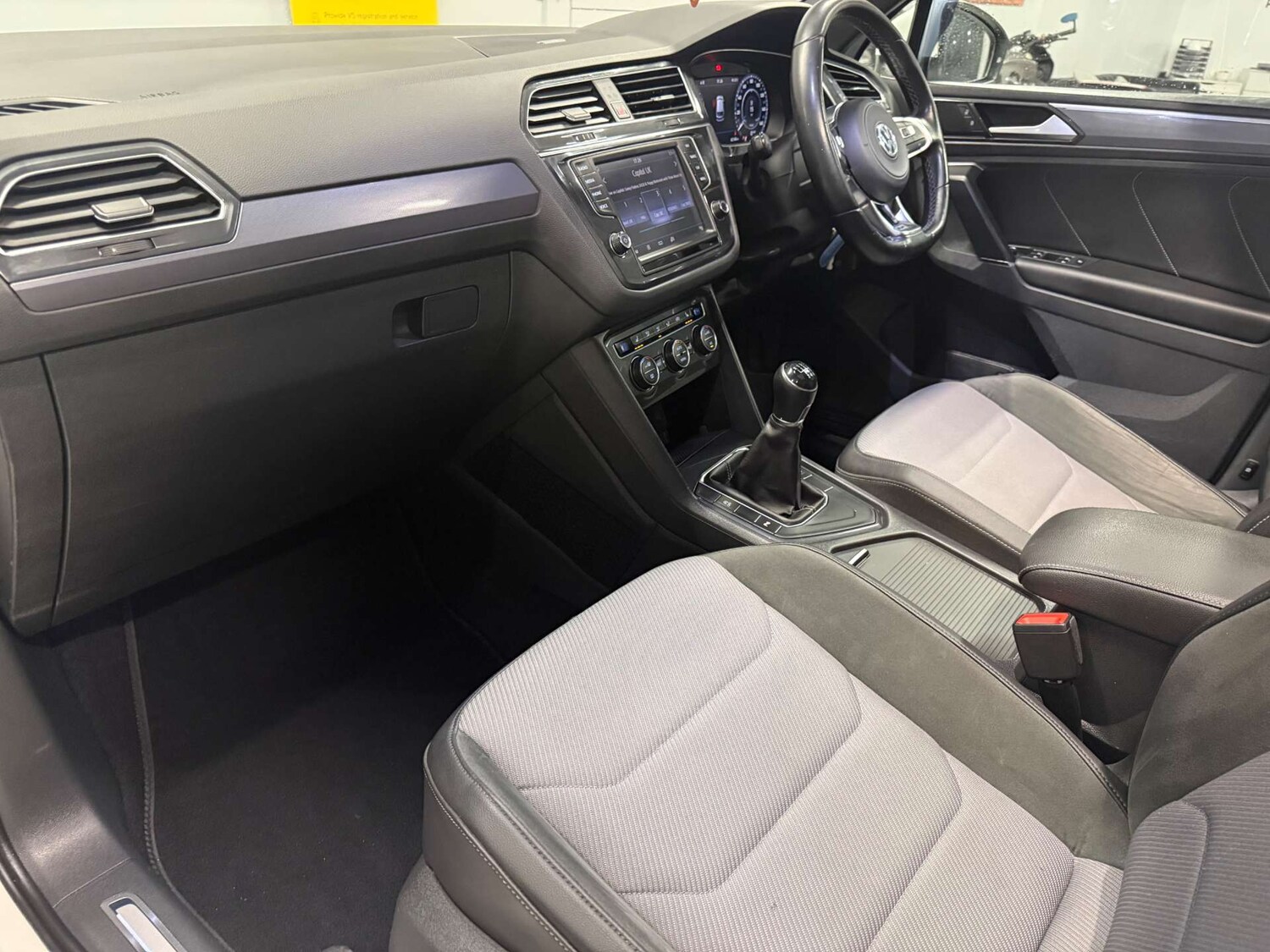 Used Volkswagen Tiguan 2017 for sale - 77452473: Photo 31