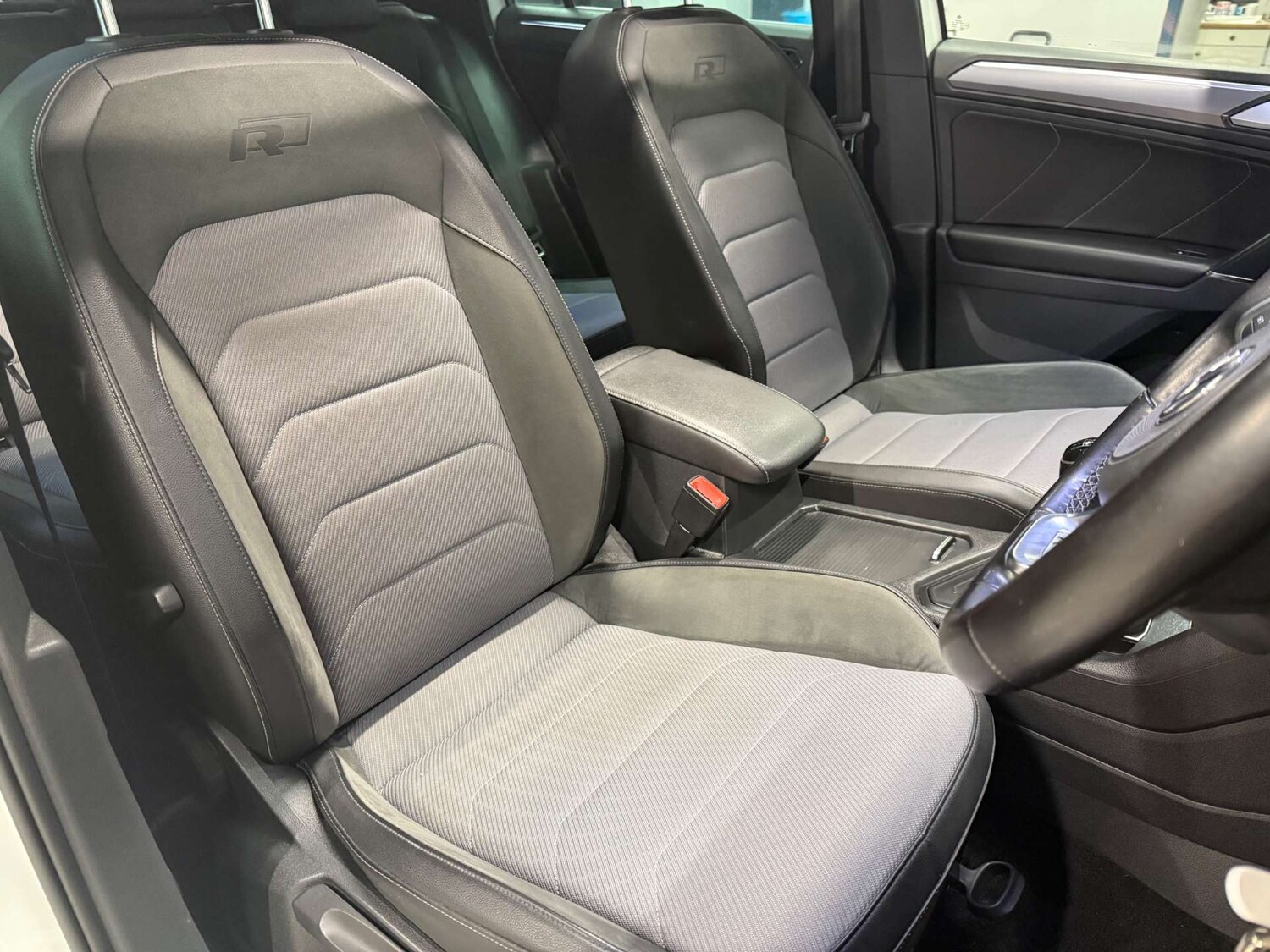 Used Volkswagen Tiguan 2017 for sale - 77452473: Photo 40