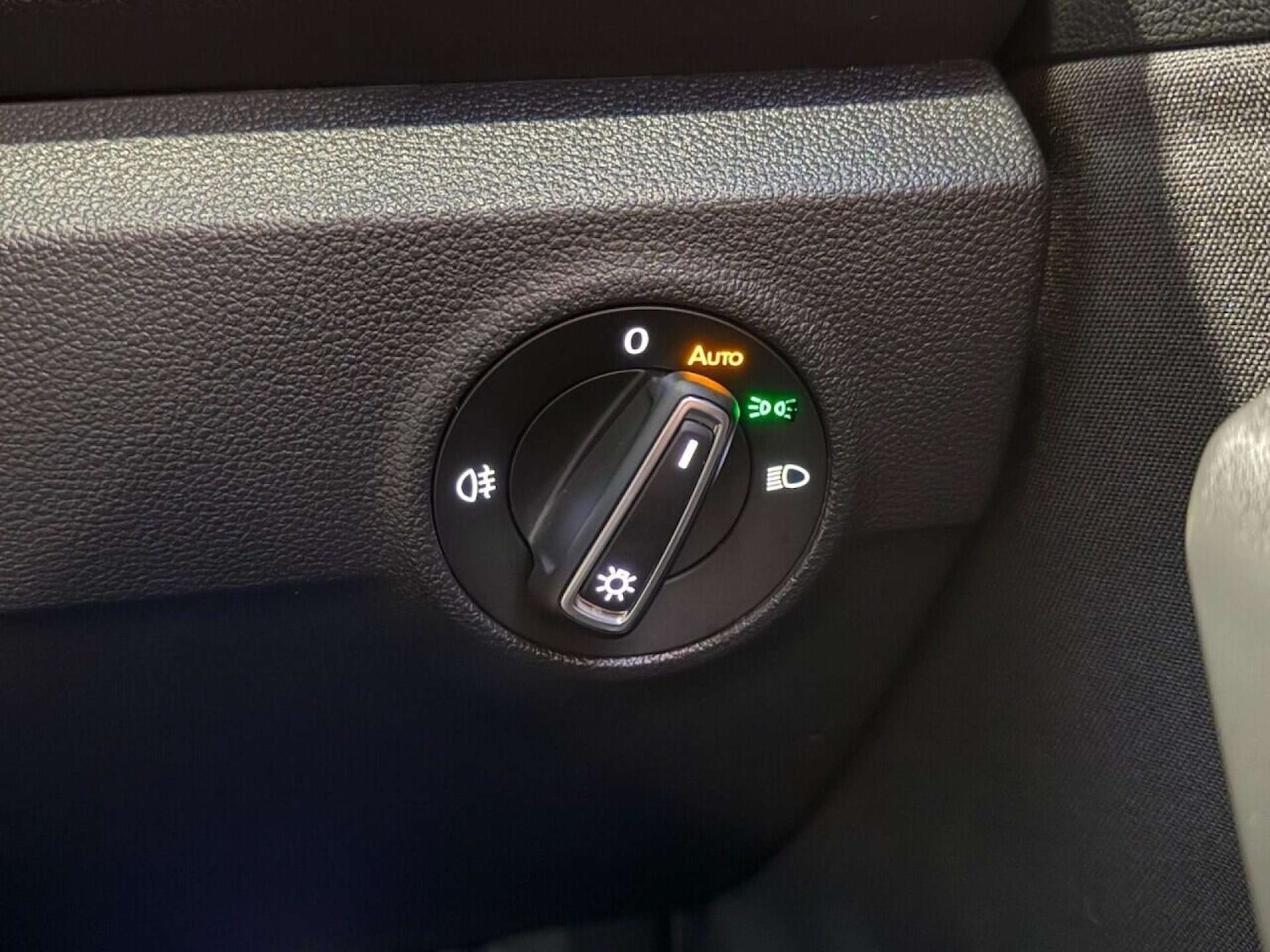 Used Volkswagen T-Roc 2021 for sale - 76761998: Photo 11