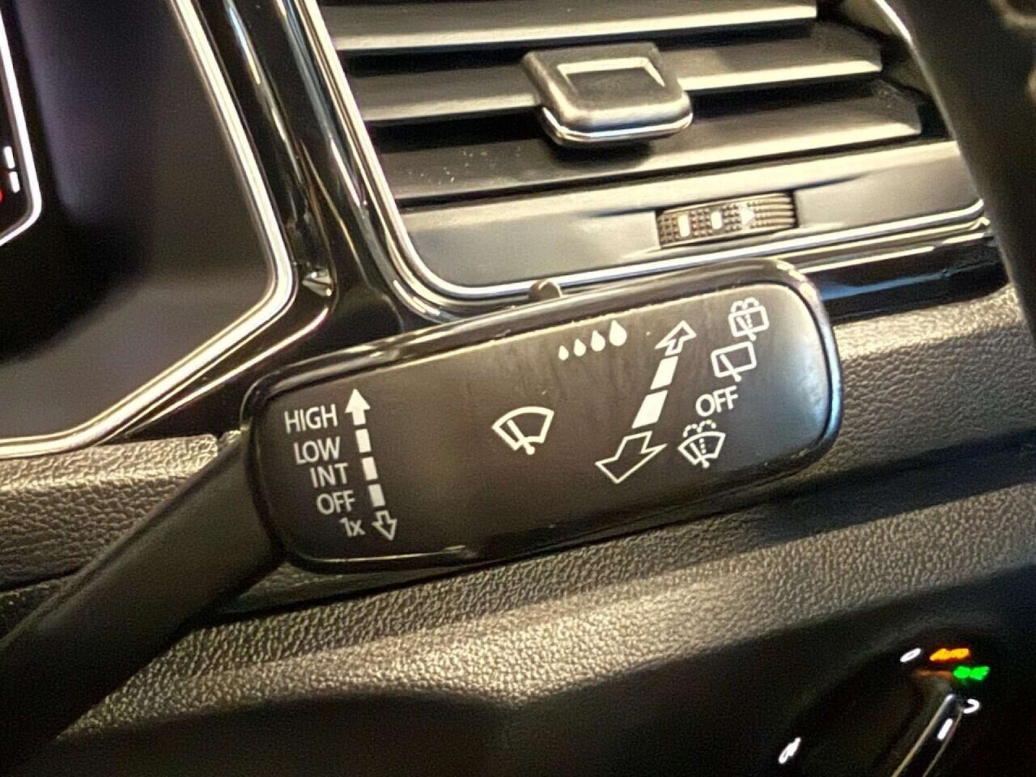 Used Volkswagen T-Roc 2021 for sale - 76761998: Photo 14