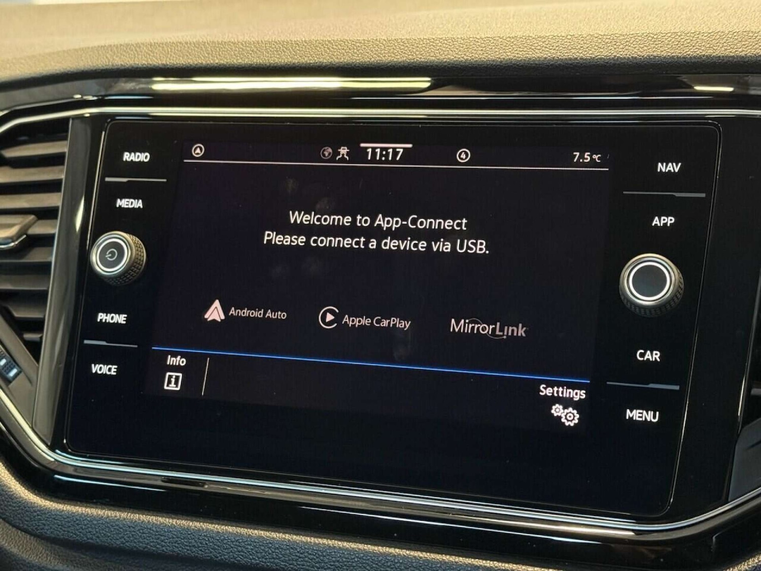 Used Volkswagen T-Roc 2021 for sale - 76761998: Photo 6