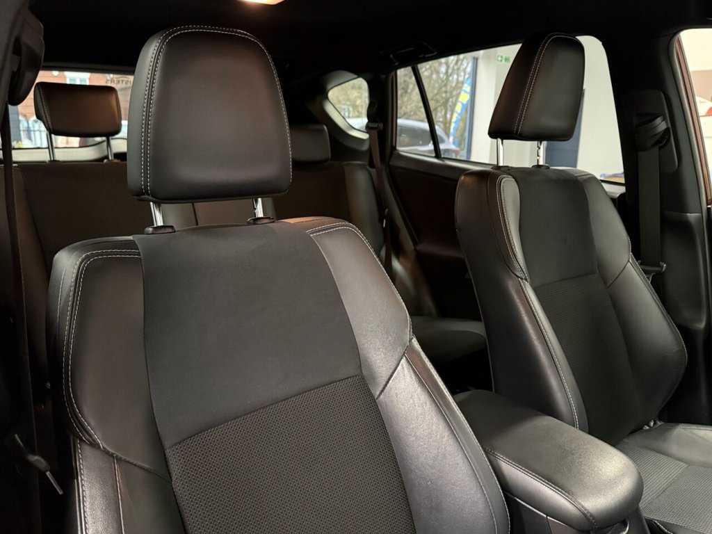 Used Toyota RAV4 2016 for sale - 76640411: Photo 3