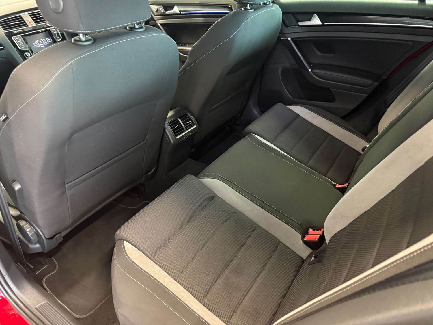 Used Volkswagen Golf 2015 for sale - 77897104: Photo 23