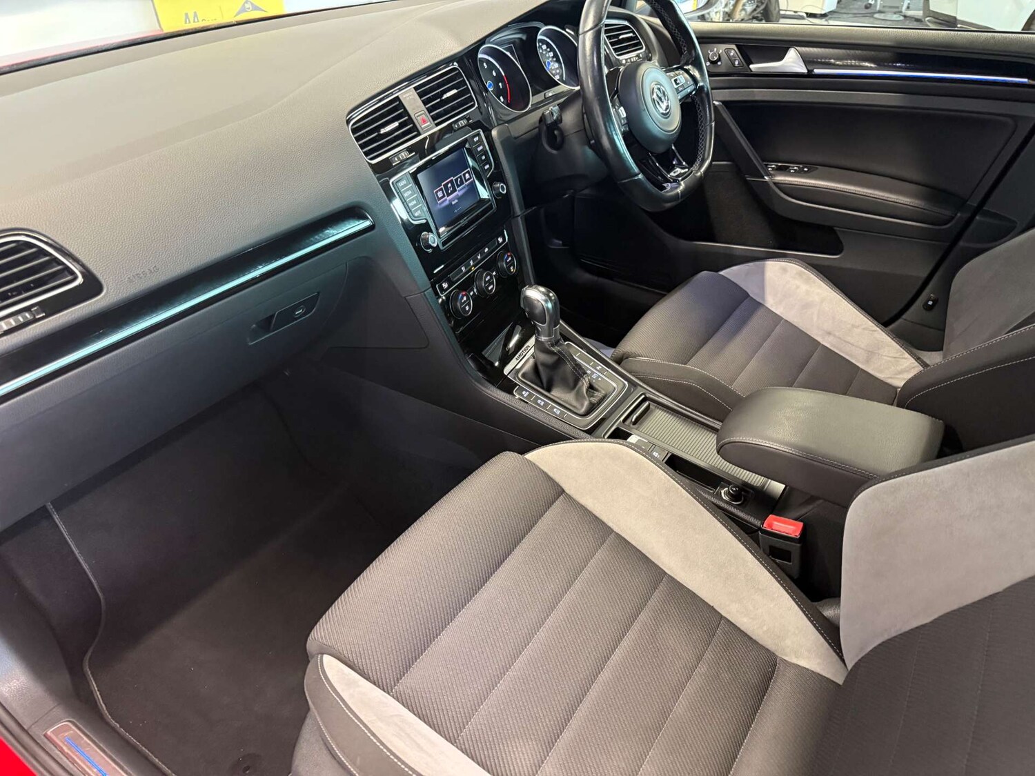 Used Volkswagen Golf 2015 for sale - 77897104: Photo 30