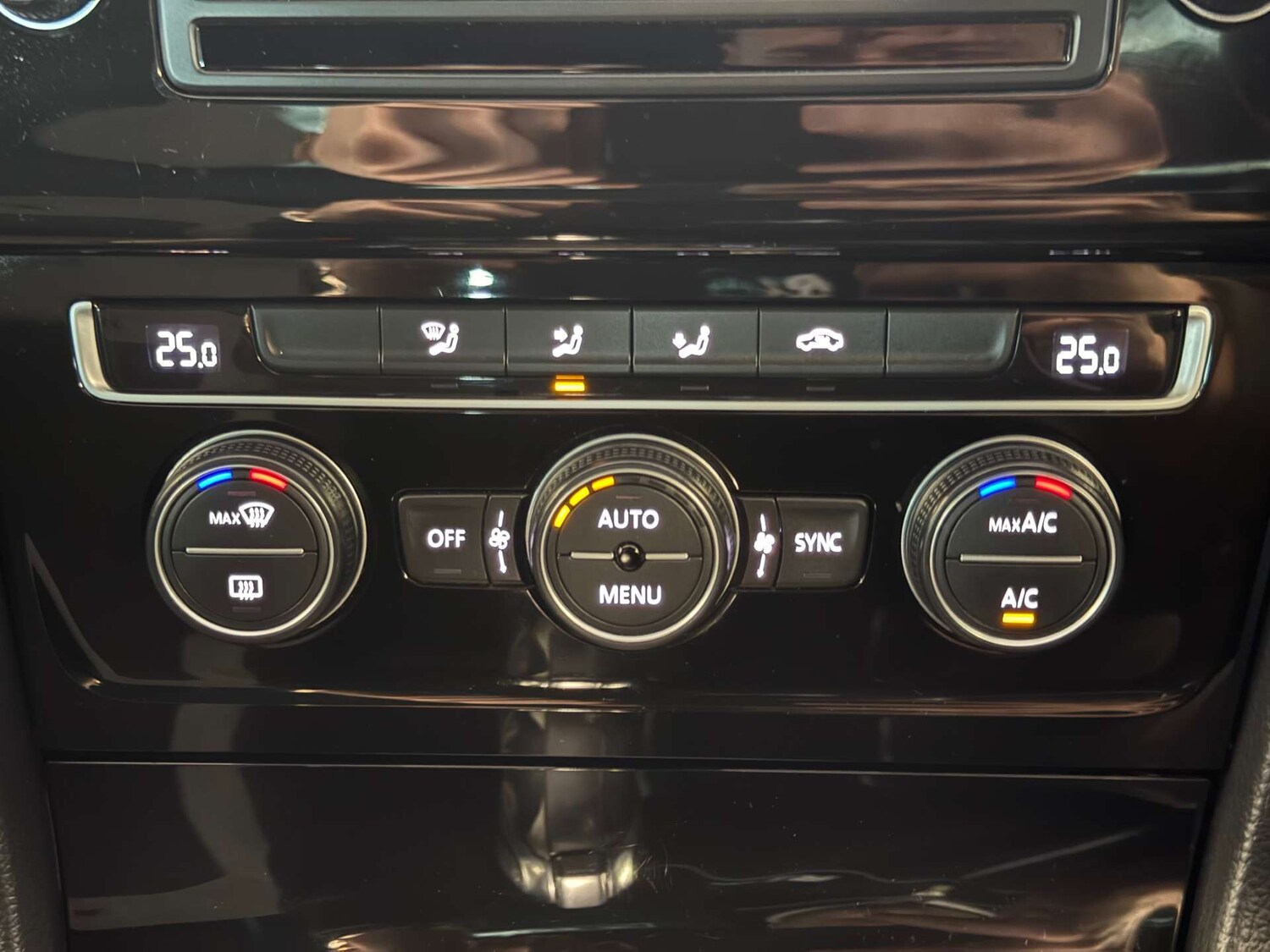 Used Volkswagen Golf 2015 for sale - 77897104: Photo 42