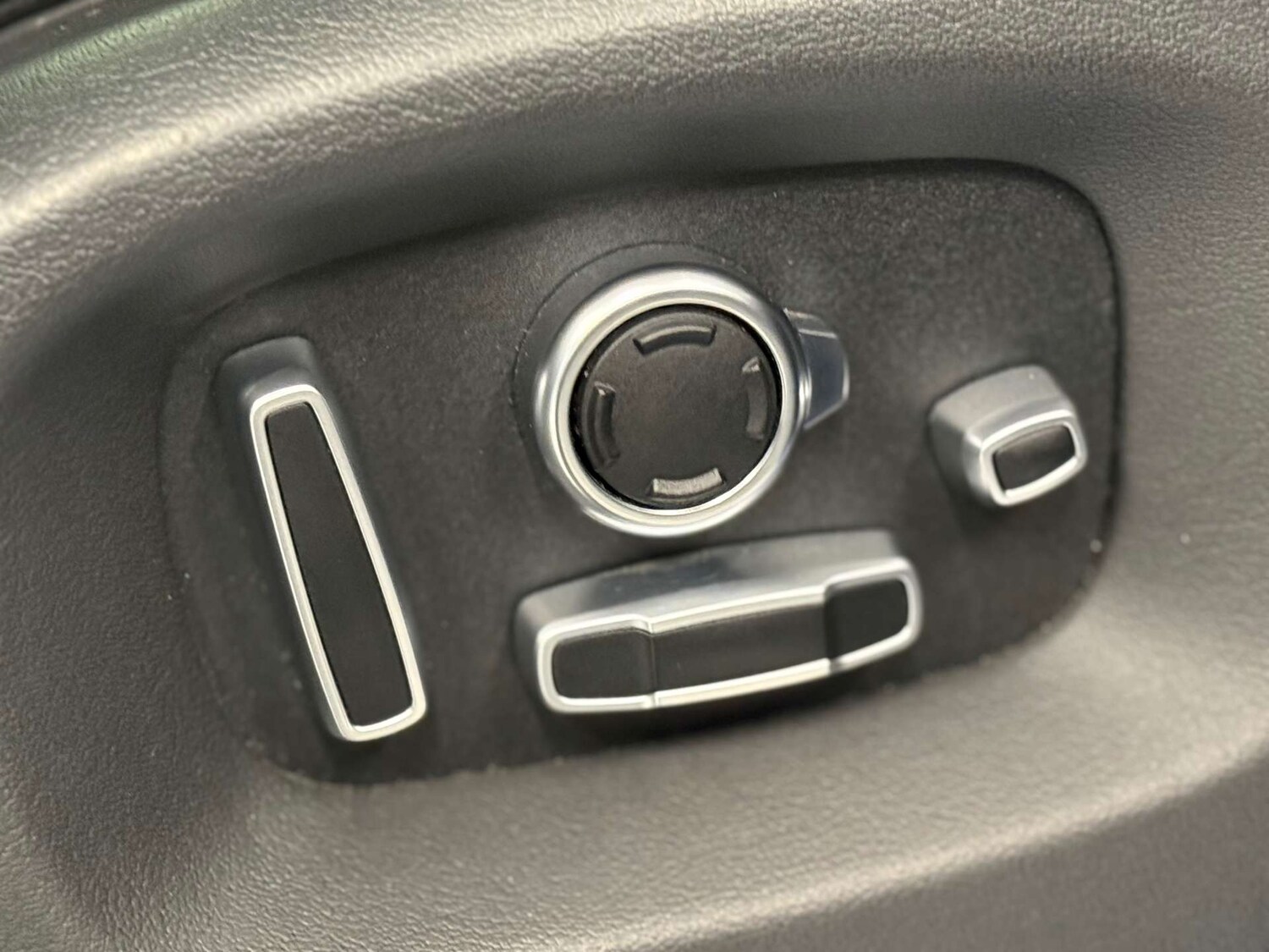 Used Land Rover Range Rover 2015 for sale - 77938502: Photo 7