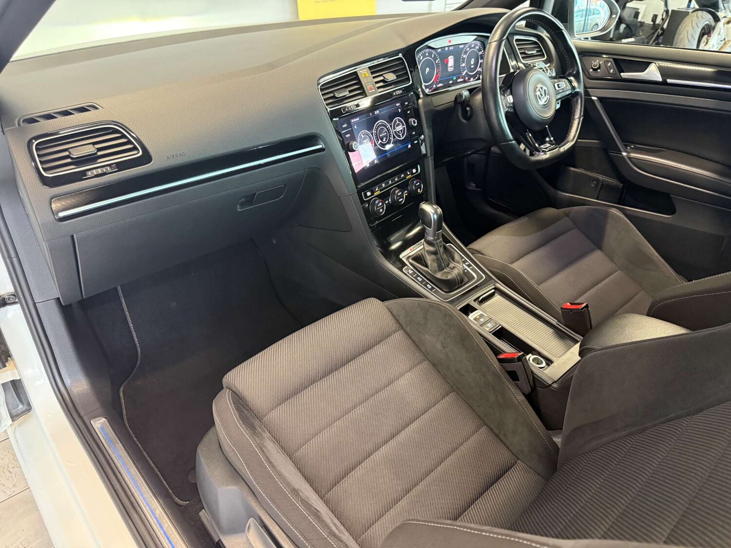 Used Volkswagen Golf 2017 for sale - 77494160: Photo 30