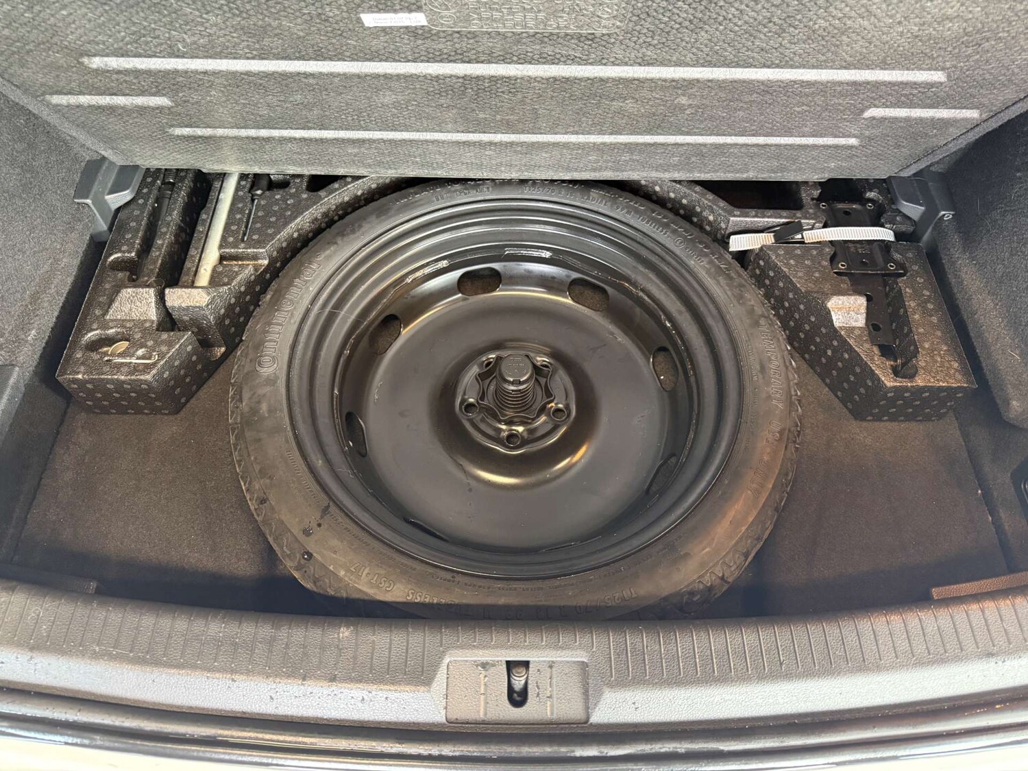 Used Volkswagen Golf 2017 for sale - 77494160: Photo 32