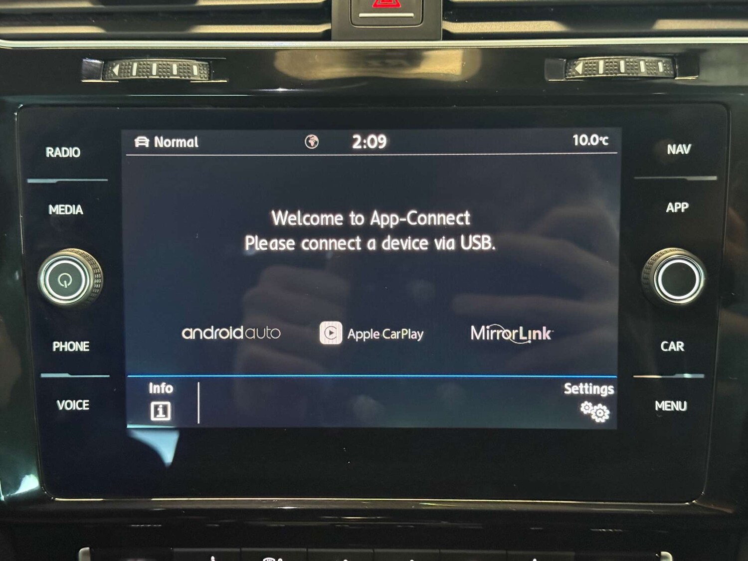 Used Volkswagen Golf 2017 for sale - 77494160: Photo 44