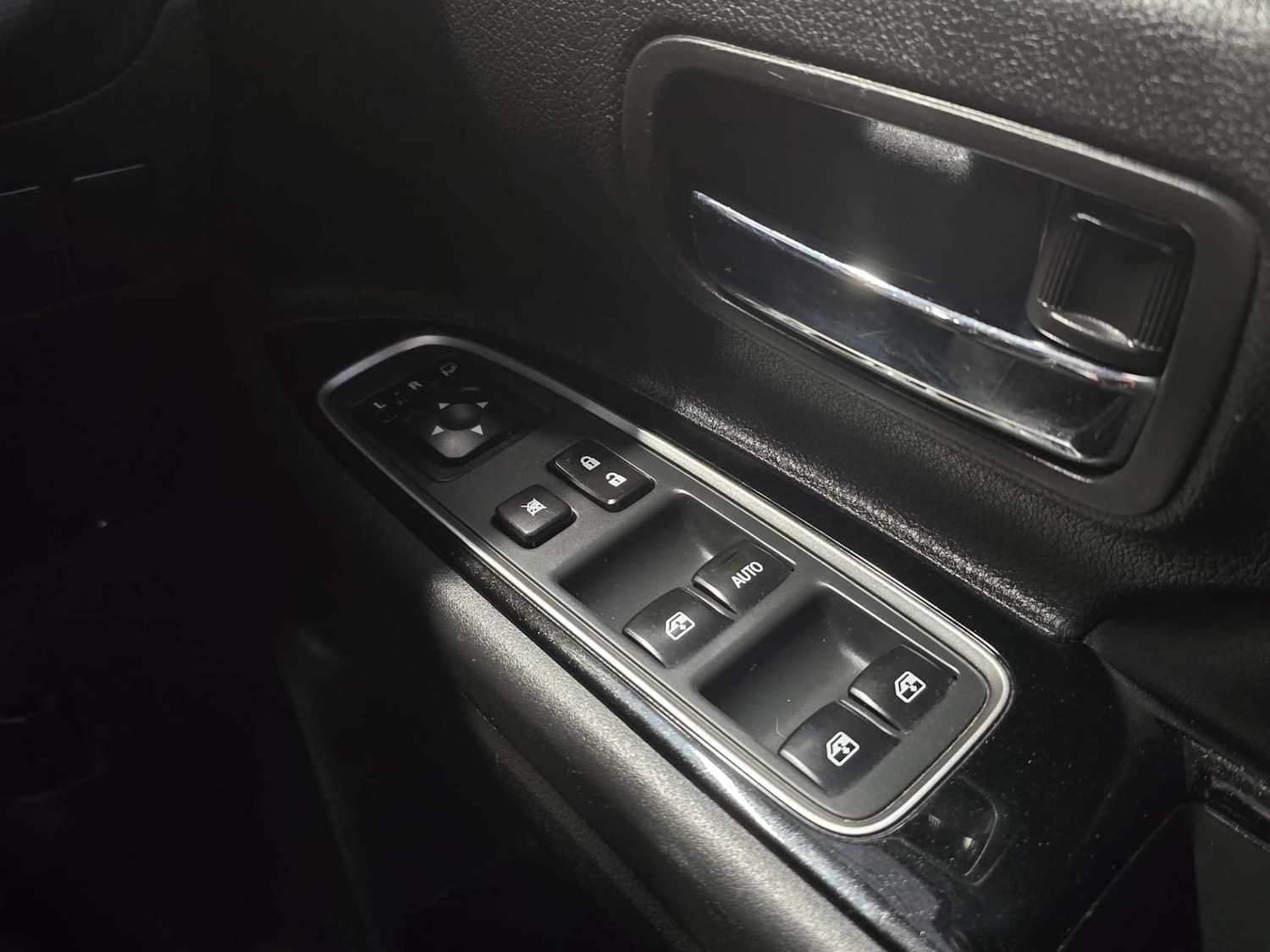 Used Mitsubishi Outlander 2016 for sale - 77129810: Photo 25