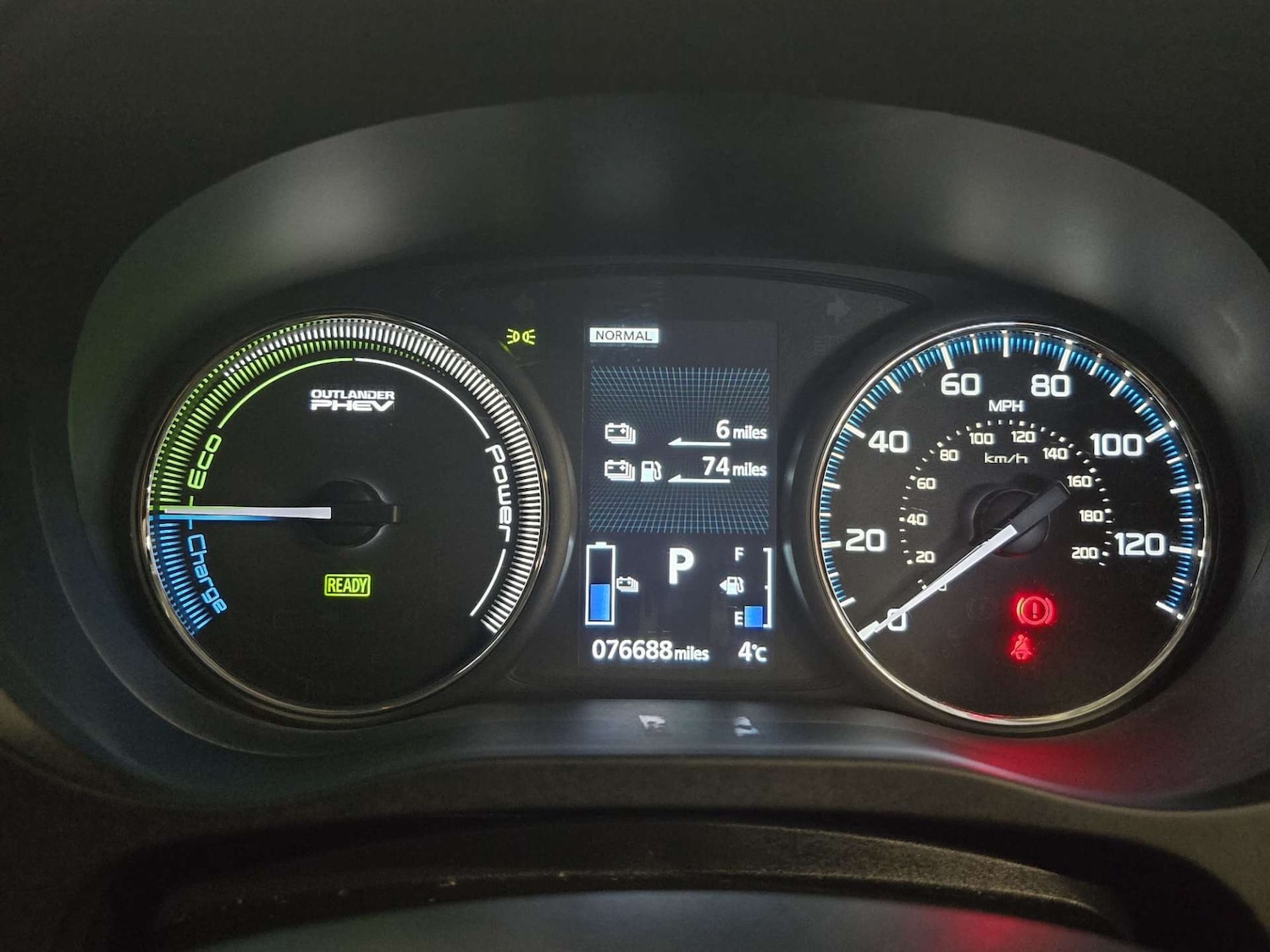 Used Mitsubishi Outlander 2016 for sale - 77129810: Photo 28