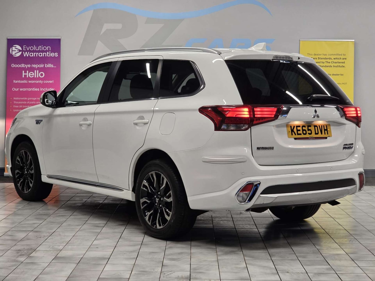 Used Mitsubishi Outlander 2016 for sale - 77129810: Photo 3