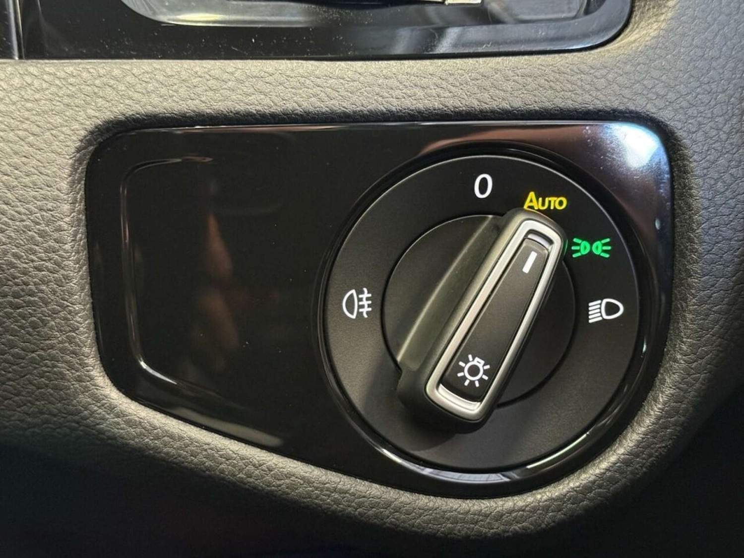 Used Volkswagen Golf 2018 for sale - 77151088: Photo 12