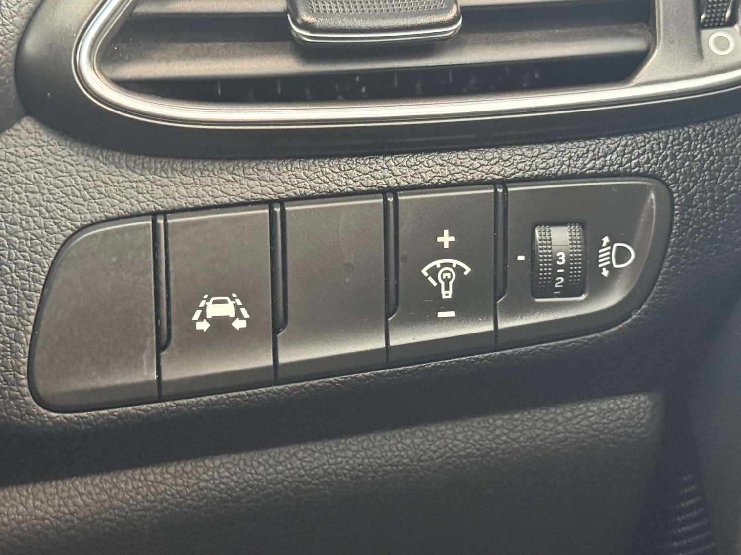 Used Hyundai i30 2018 for sale - 78056691: Photo 43