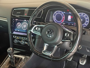 Used Volkswagen Golf 2017 for sale - 78864175: Photo