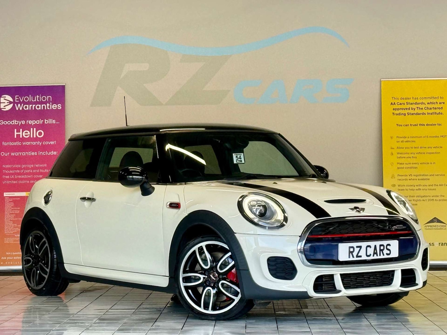 Used MINI Hatch 2017 for sale - 76934882: Photo 1