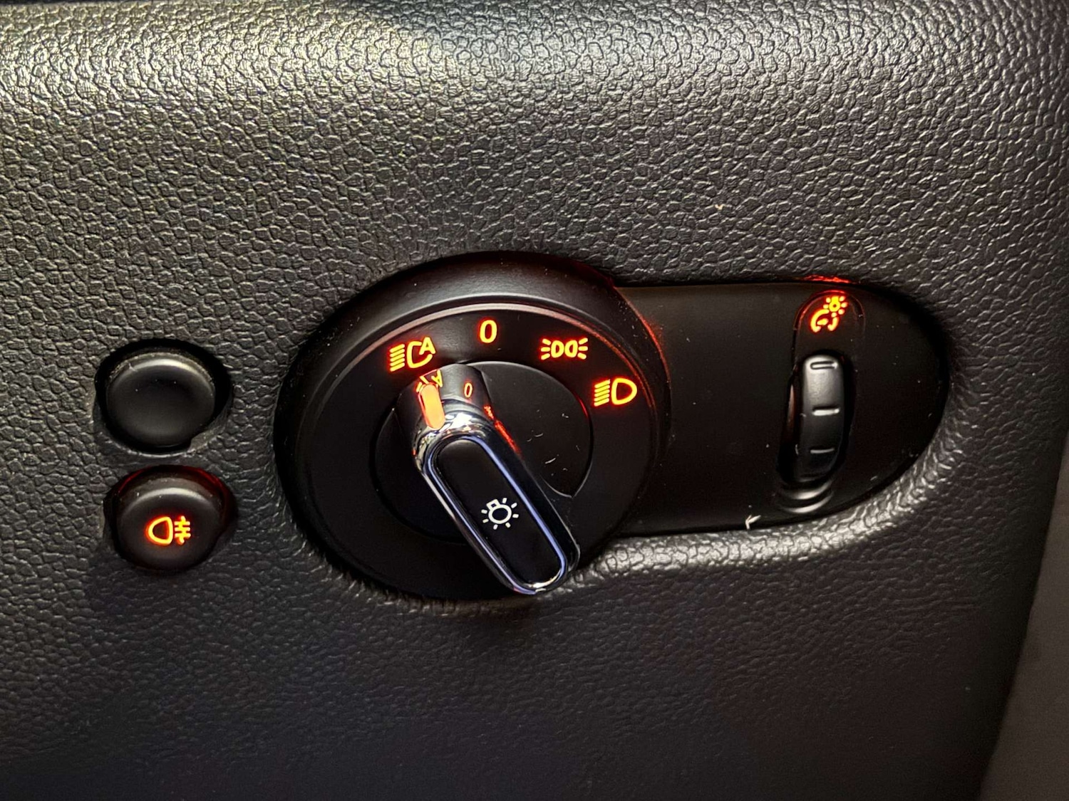 Used MINI Hatch 2017 for sale - 76934882: Photo 28