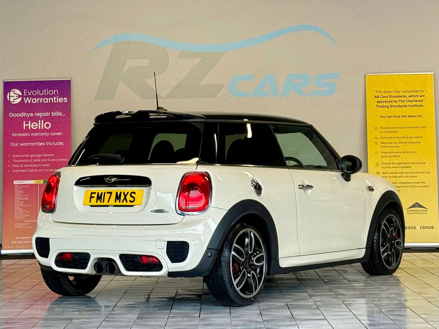 Used MINI Hatch 2017 for sale - 76934882: Photo 3