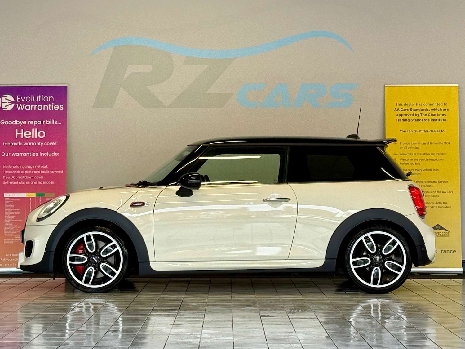 Used MINI Hatch 2017 for sale - 76934882: Photo 7