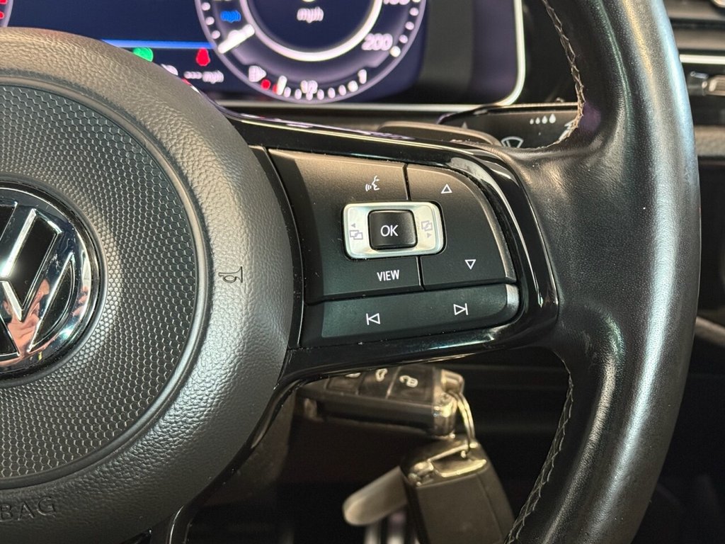 Used Volkswagen Golf 2019 for sale - 76640385: Photo 28