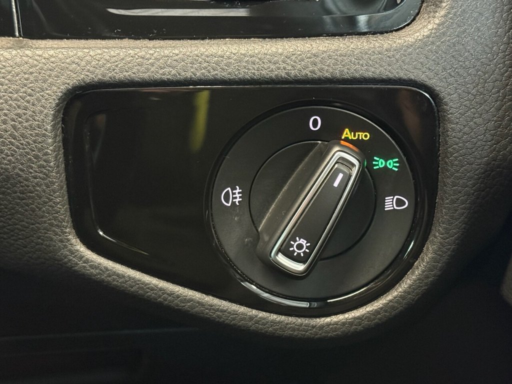 Used Volkswagen Golf 2019 for sale - 76640385: Photo 29